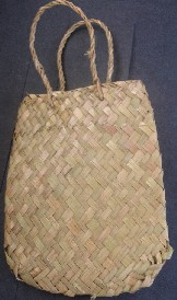 Kete 2: This Kete is the natural colour of Flax (Harakeke). 