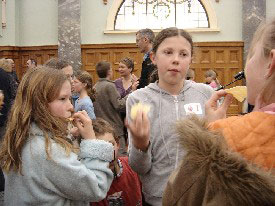 Students at the launch snacking. 